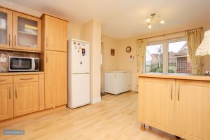 Kitchen/Breakfast Room- click for photo gallery